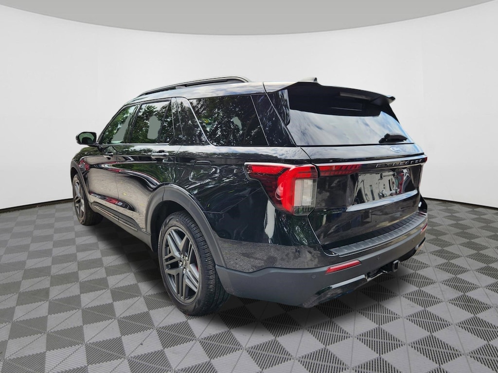 Used 2025 Ford Explorer ST-Line SUV