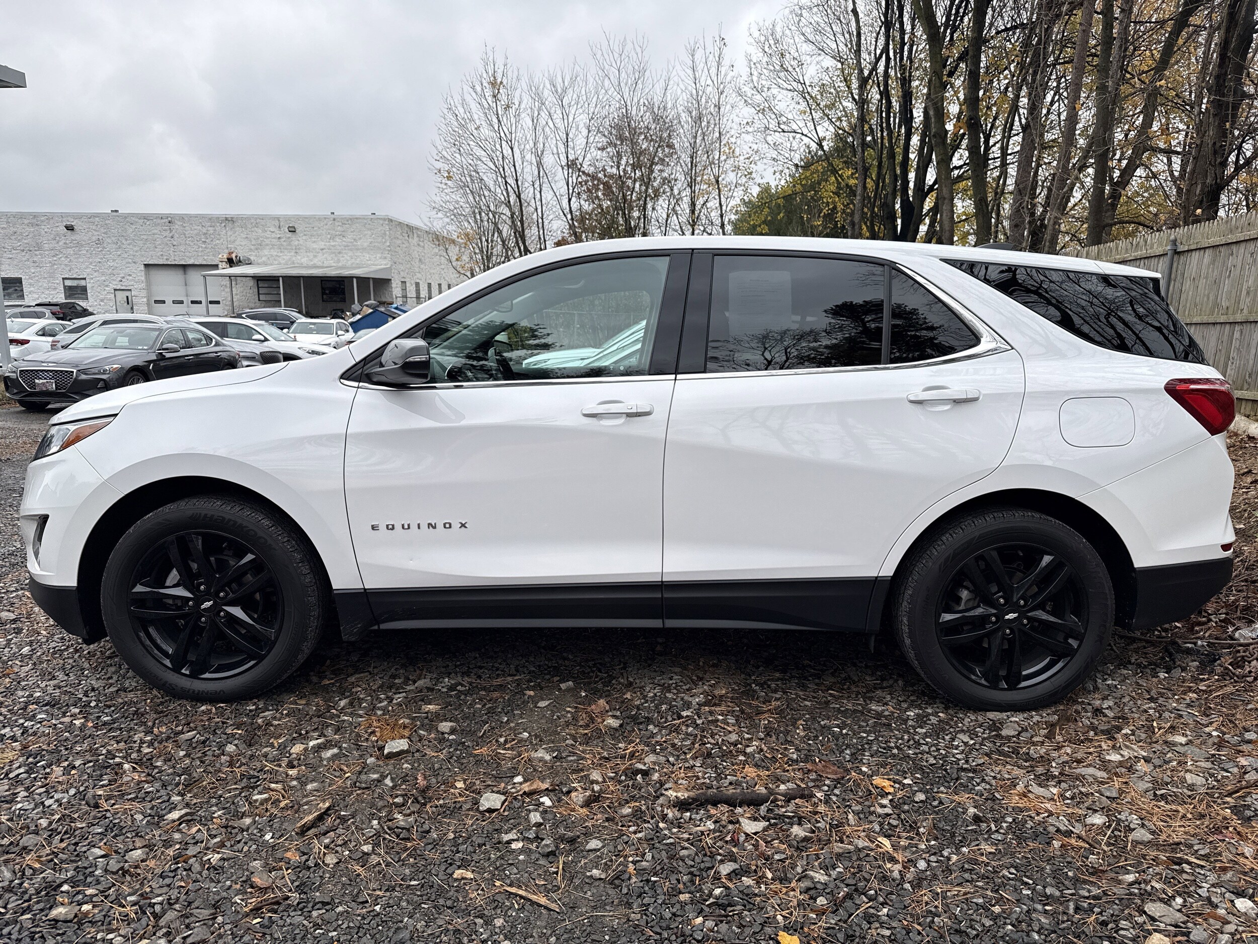 2020 Chevrolet Equinox LT photo 3
