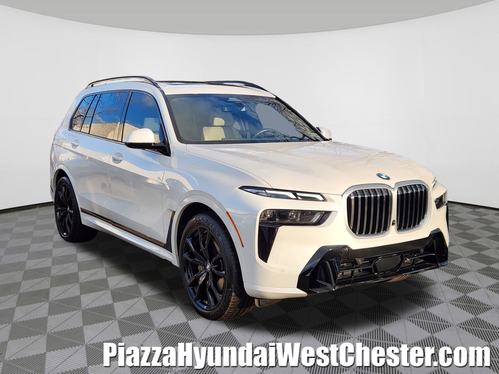 2024 BMW X7 40i's photo