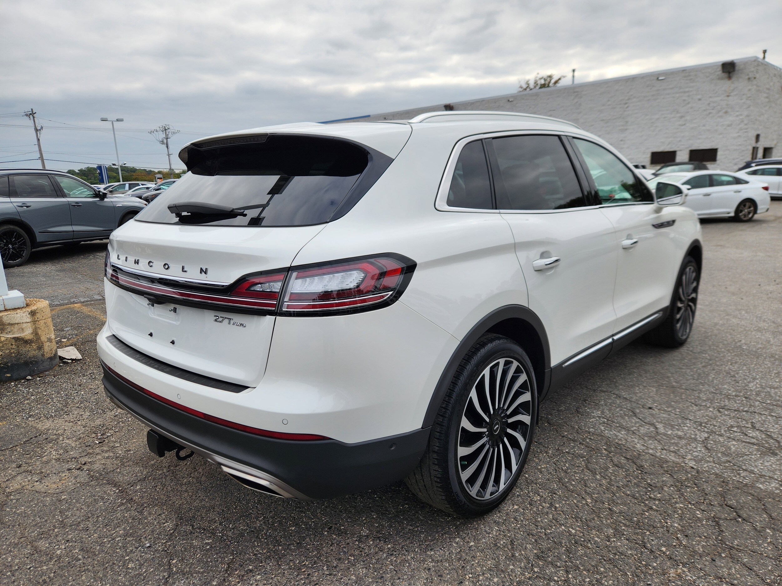 2020 Lincoln Nautilus Black Label photo 3