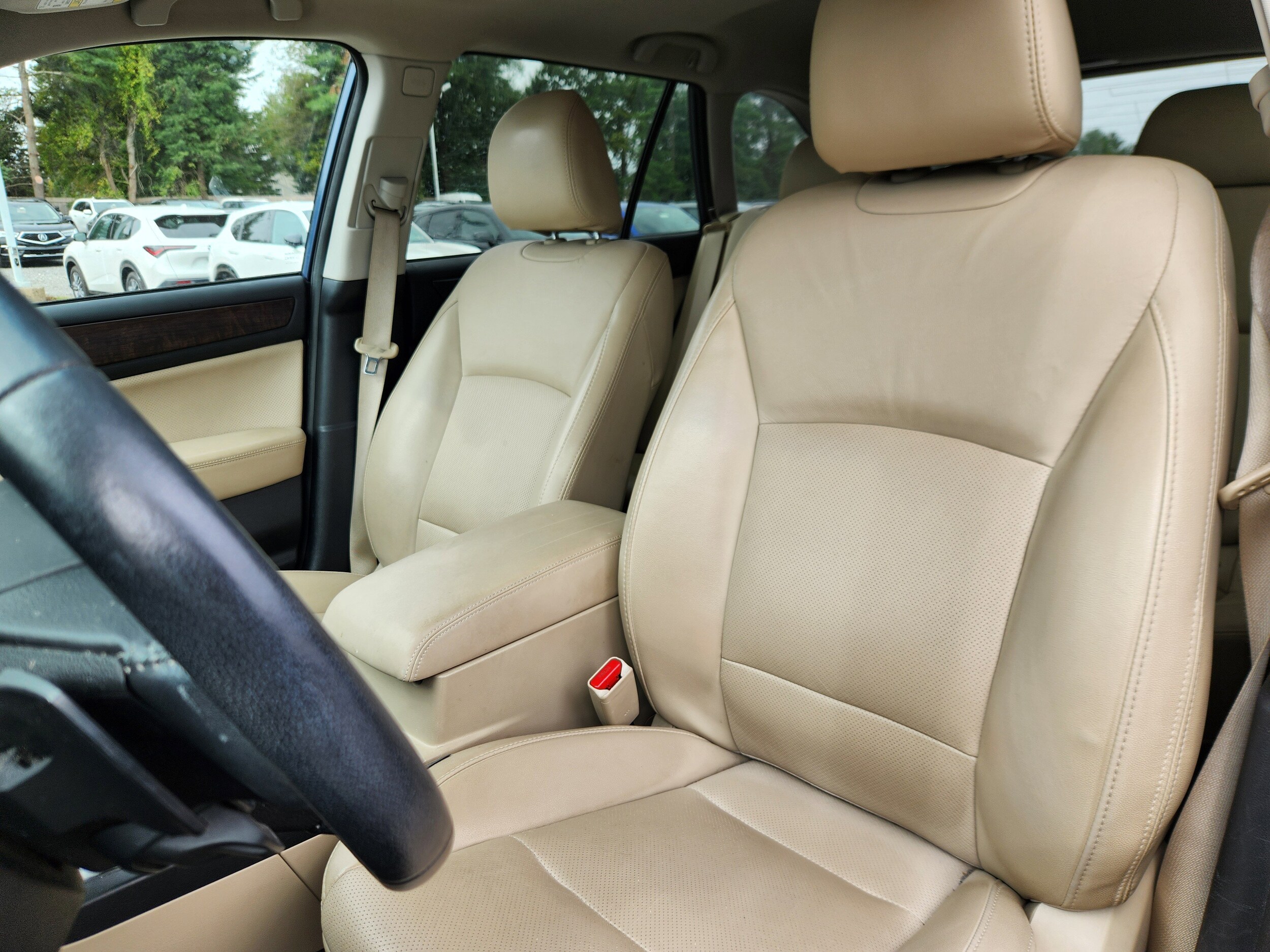 2017 Subaru Outback 3.6R Limited photo 2