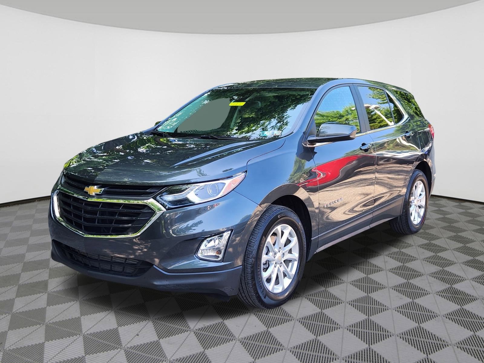 Used 2021 Chevrolet Equinox LT with VIN 2GNAXKEV2M6158196 for sale in West Chester, PA