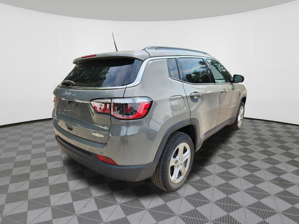 Used 2023 Jeep Compass Latitude SUV