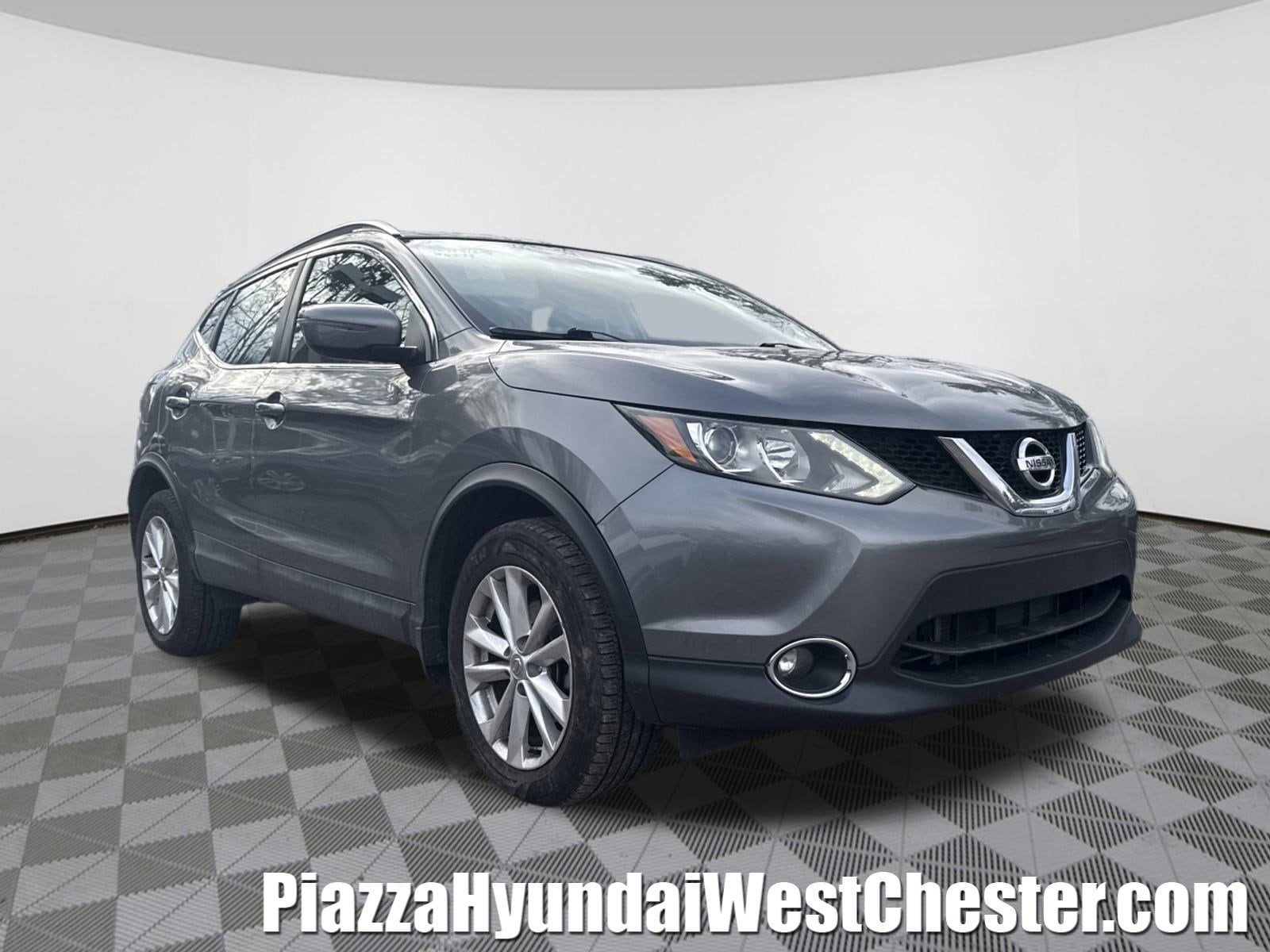2017 Nissan Rogue Sport SV's photo