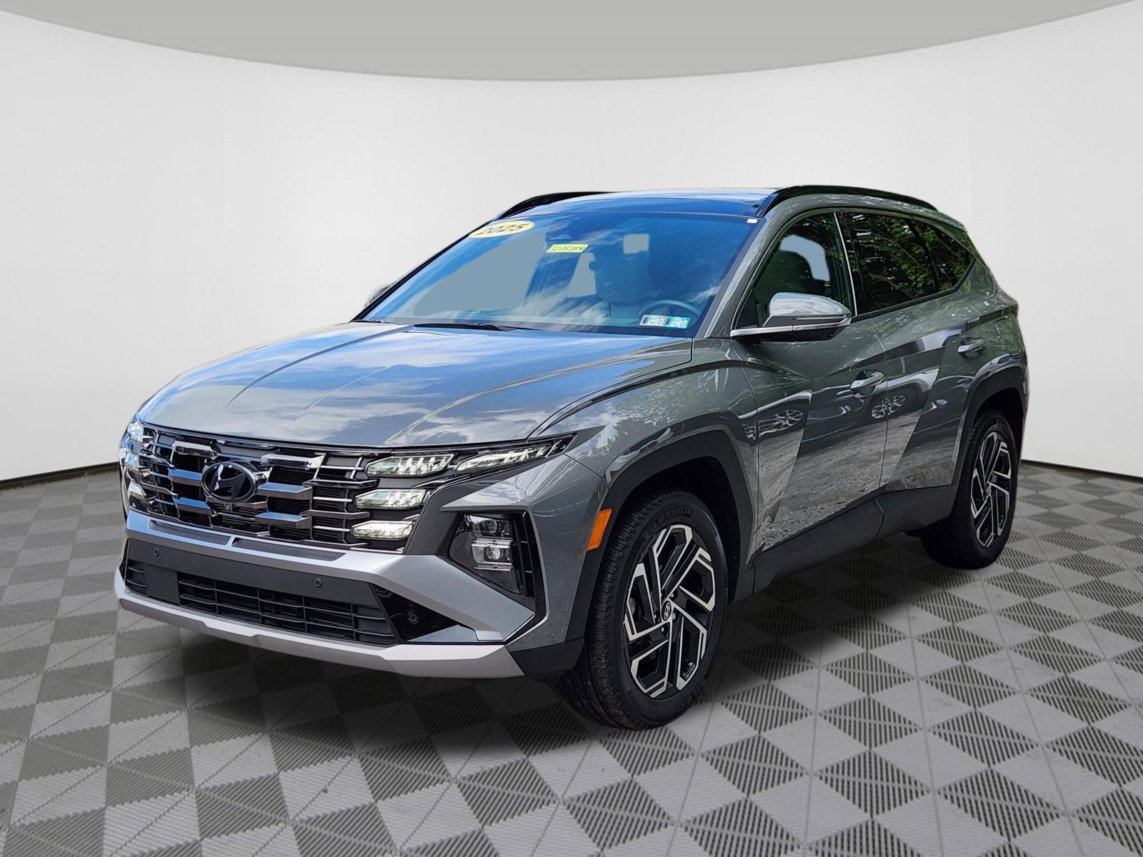 2025 Hyundai Tucson Limited - Photo 2