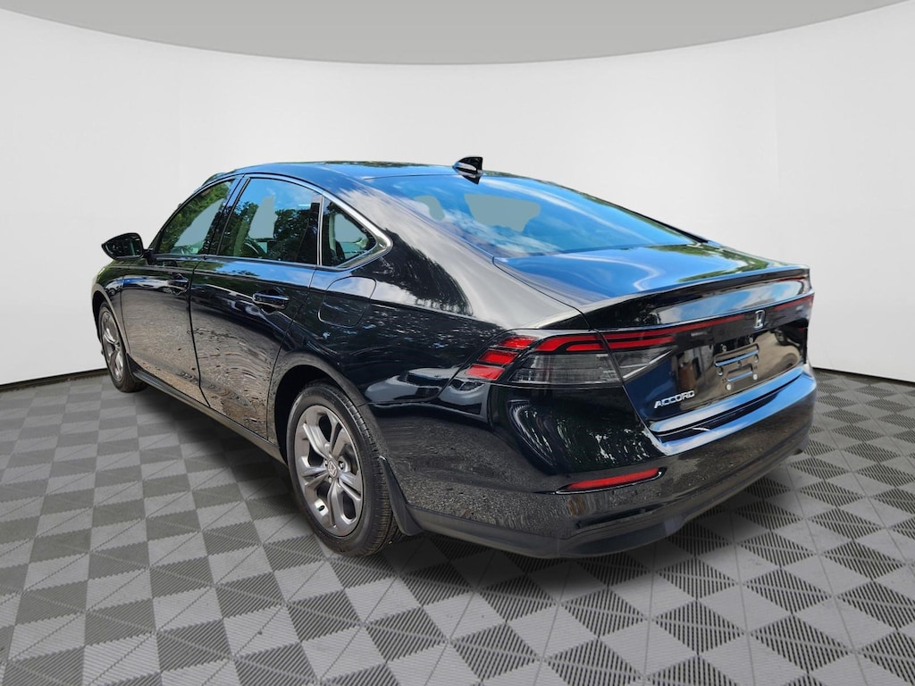 Used 2024 Honda Accord EX Sedan