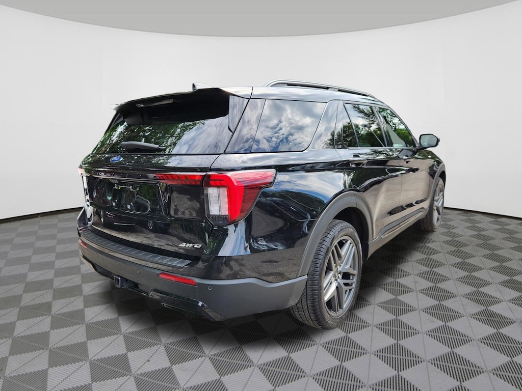 Used 2025 Ford Explorer ST-Line SUV