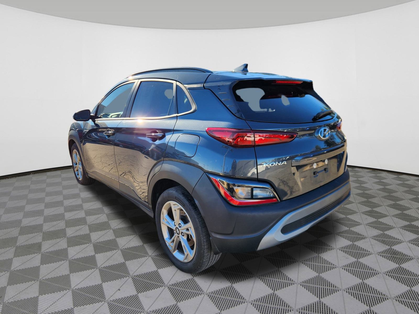 2022 Hyundai Kona SEL photo 3