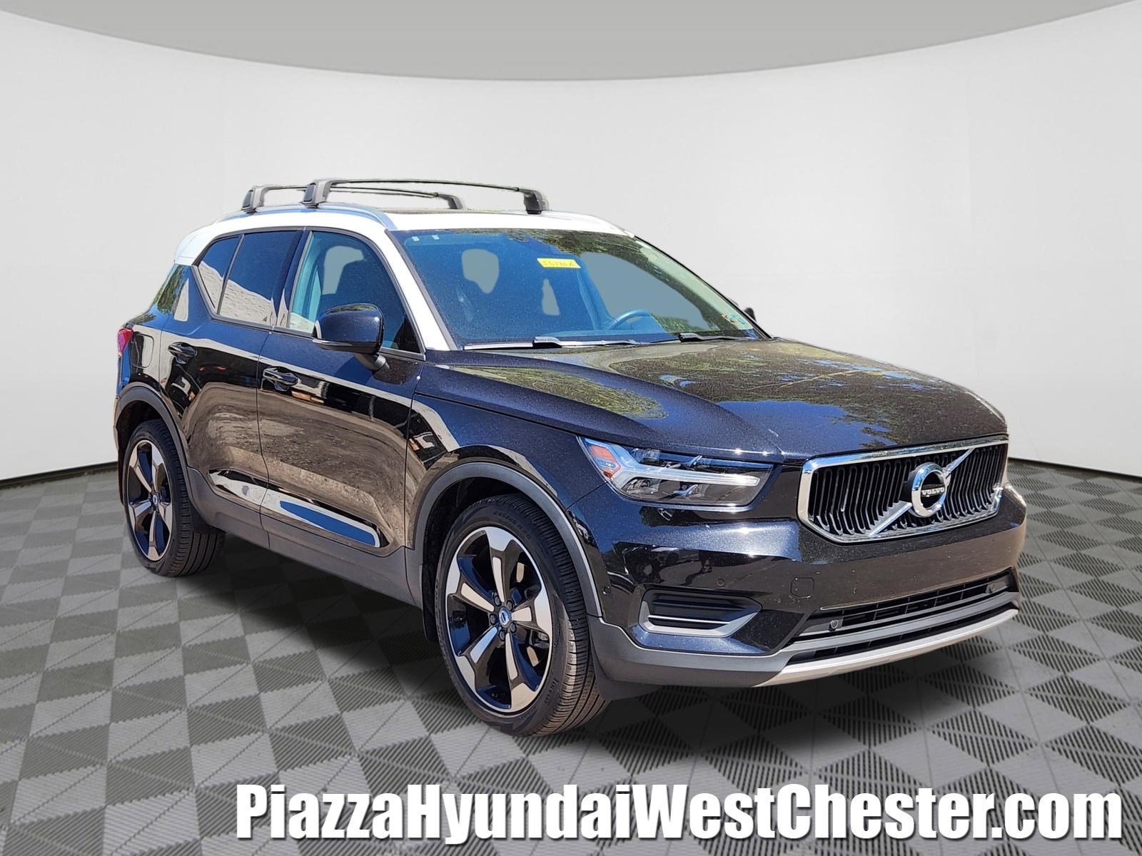 2019 Volvo XC40 T5 Momentum AWD's photo