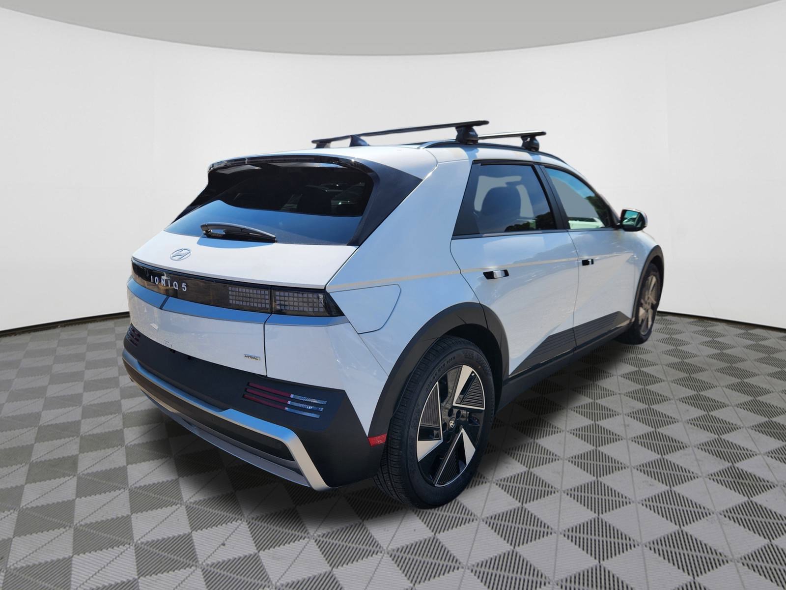 2025 Hyundai Ioniq 5 SEL photo 3