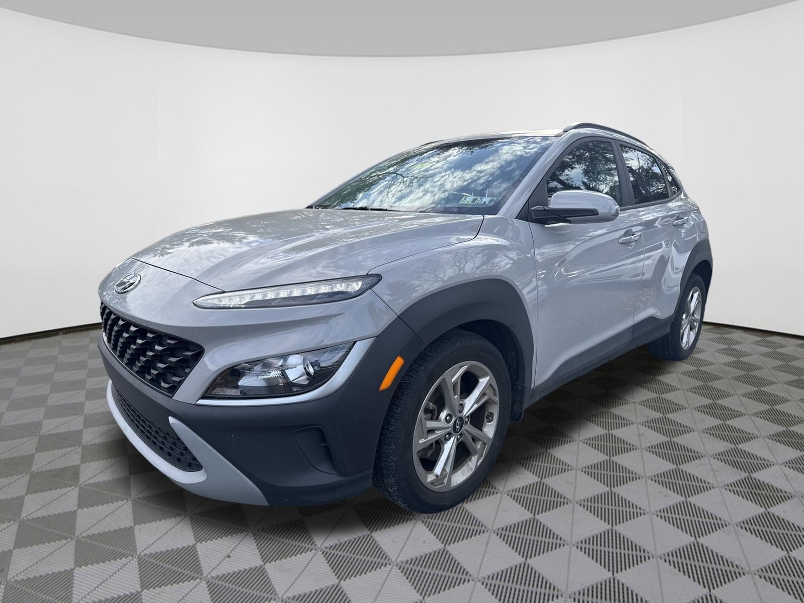 2023 Hyundai Kona SEL photo 3