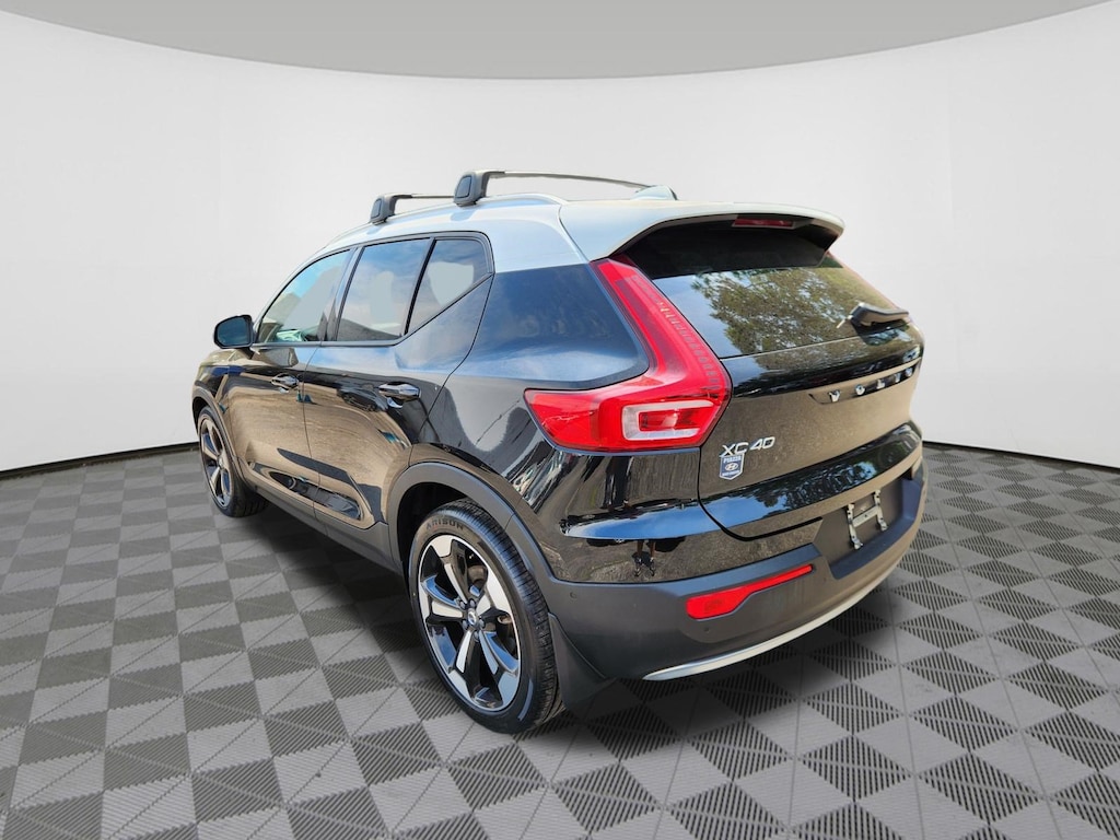 Used 2019 Volvo XC40 T5 Momentum SUV
