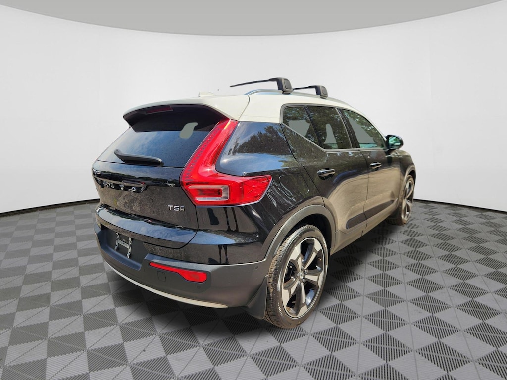 Used 2019 Volvo XC40 T5 Momentum SUV