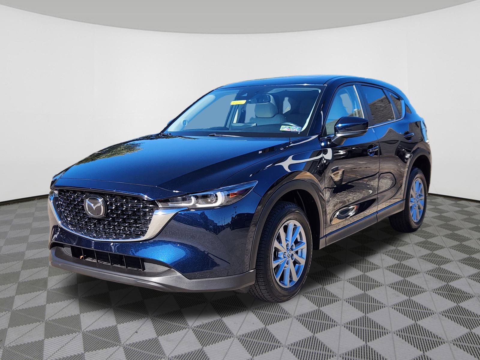 2023 Mazda CX-5 2.5 S Preferred photo 2