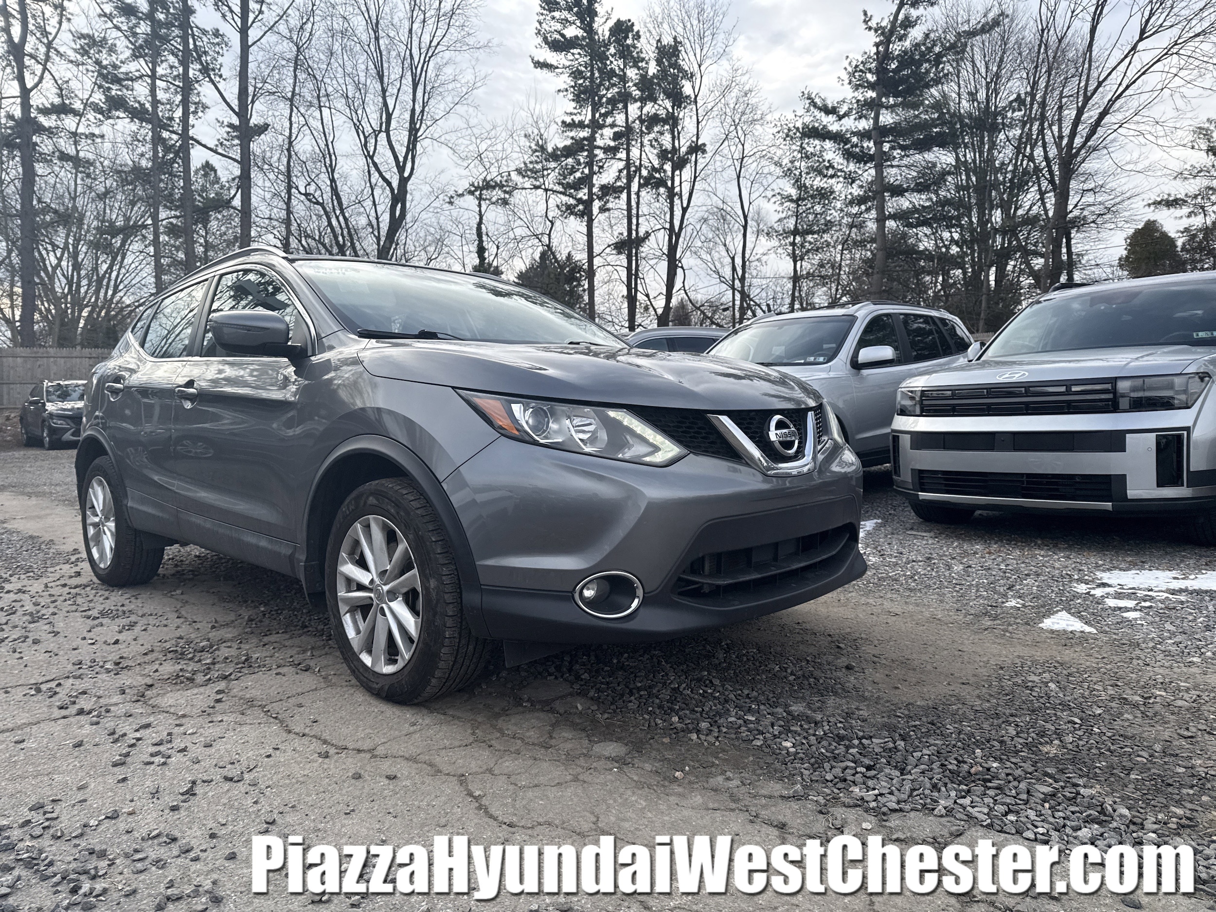 2017 Nissan Rogue Sport SV's photo