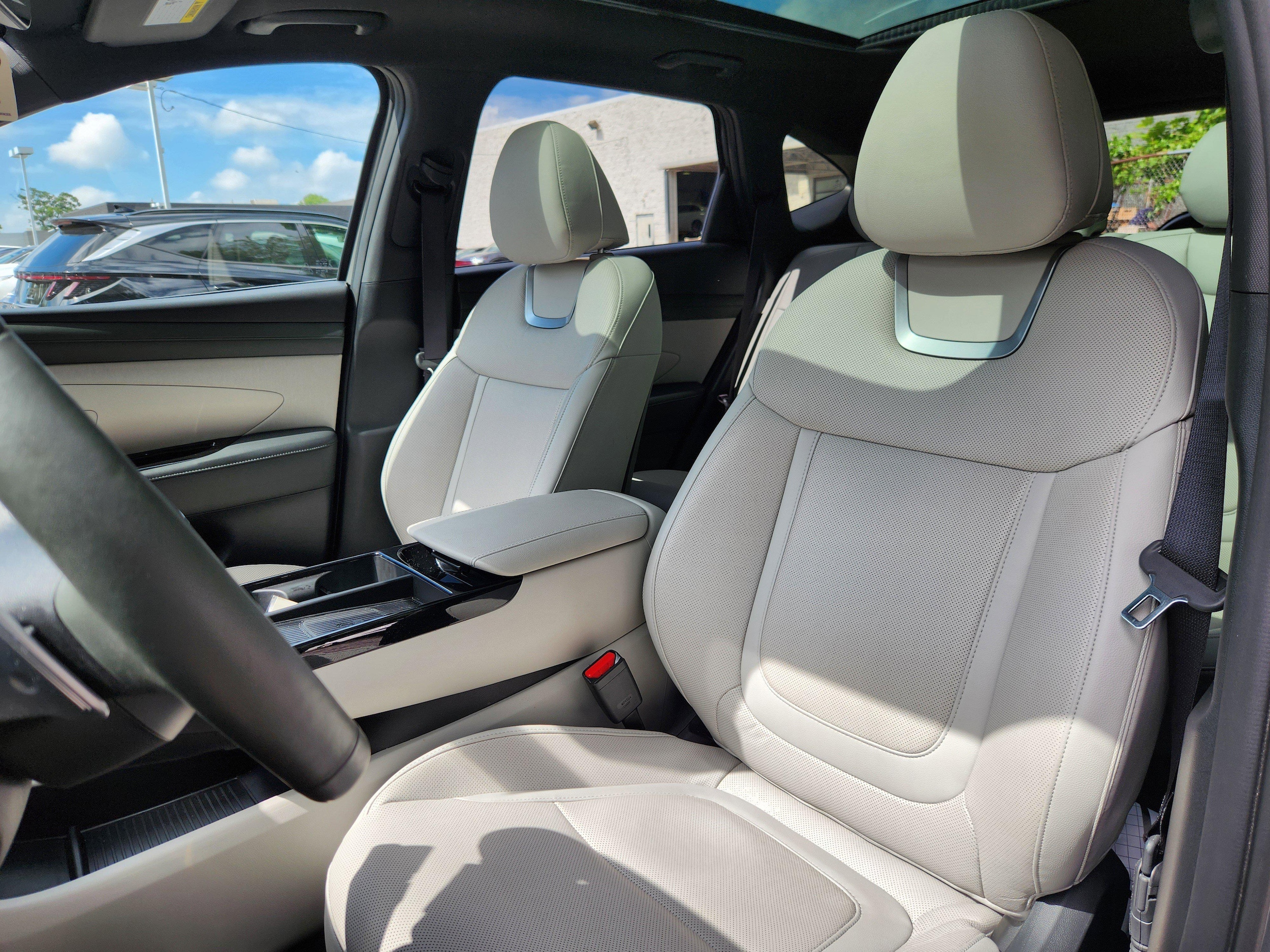 2025 Hyundai Tucson Limited - Photo 7