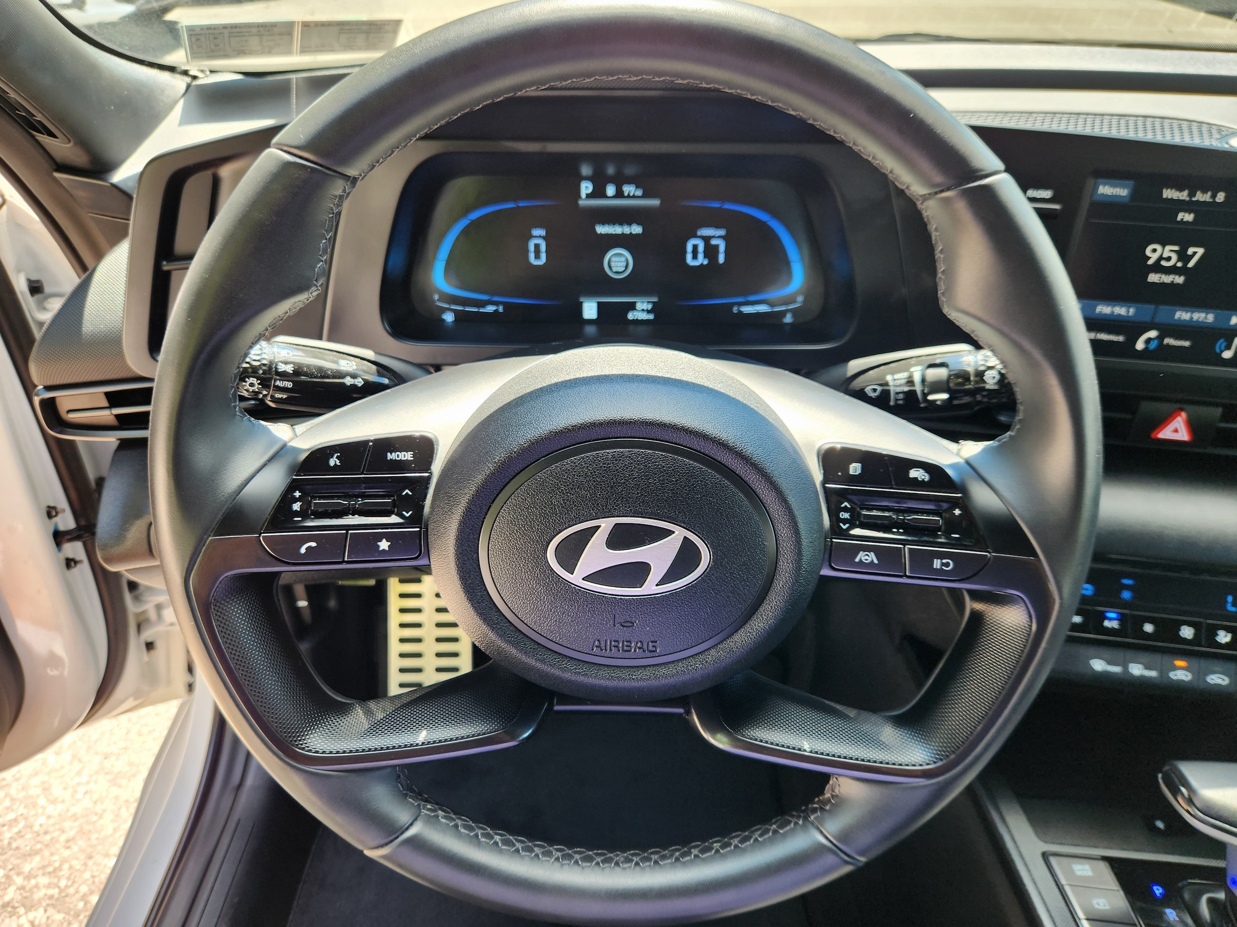 2025 Hyundai Elantra SEL - Photo 9