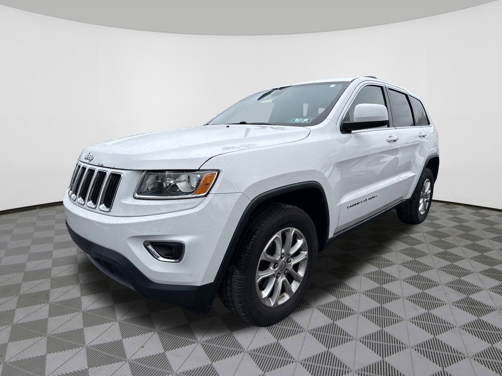 2015 Jeep Grand Cherokee Laredo photo 2