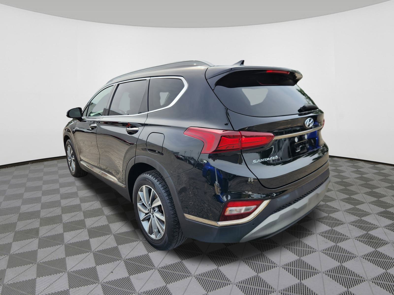 2019 Hyundai Santa Fe Ultimate photo 2