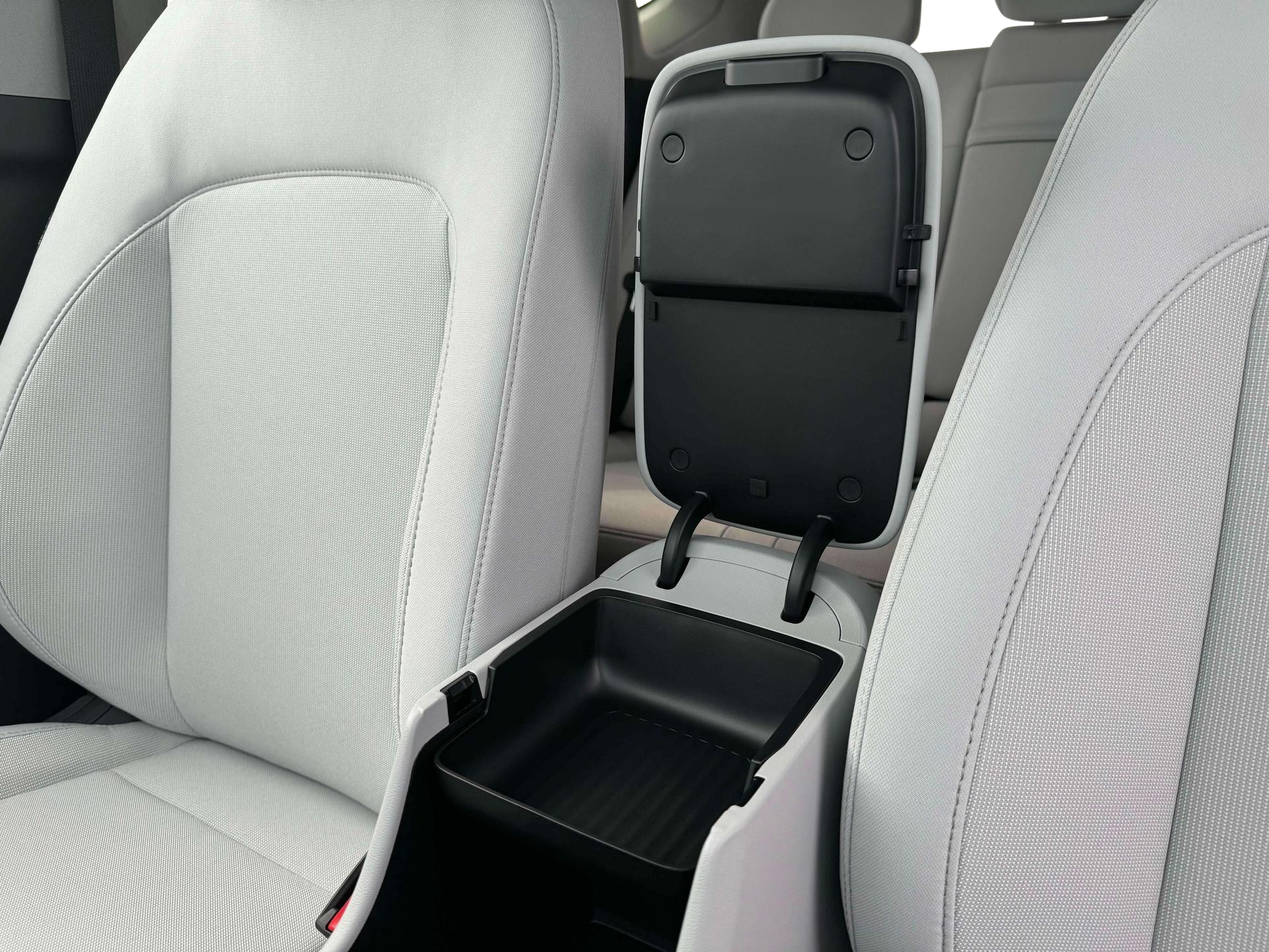 2025 Hyundai Kona SEL - Photo 18