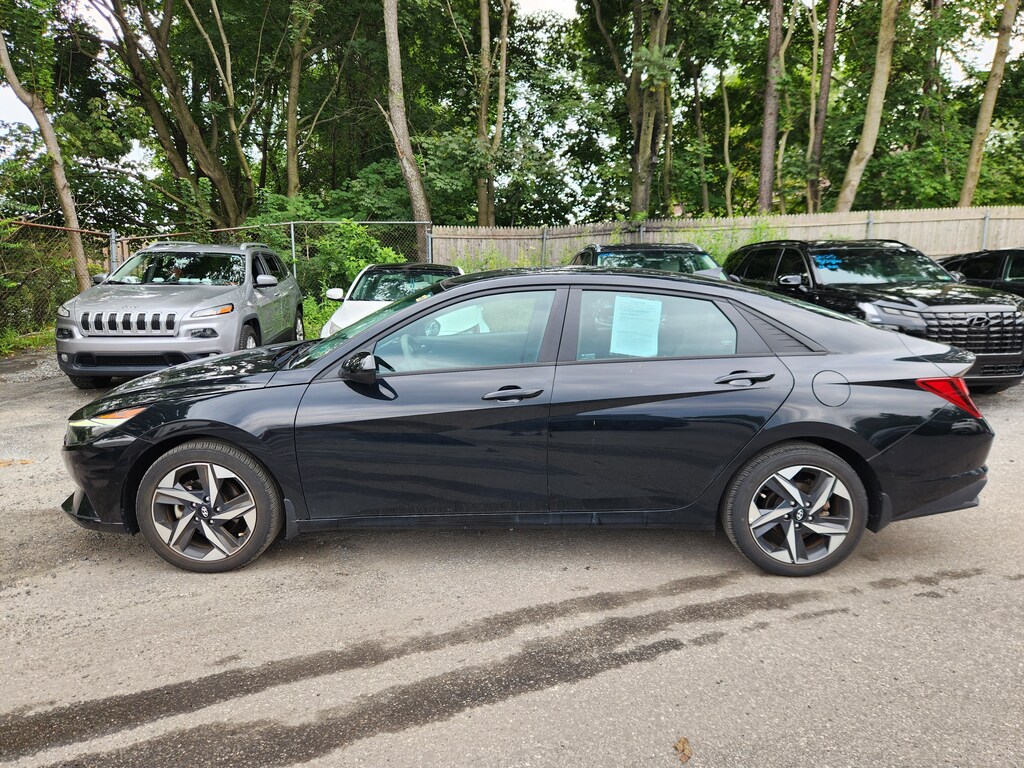 Used 2023 Hyundai Elantra SEL Sedan