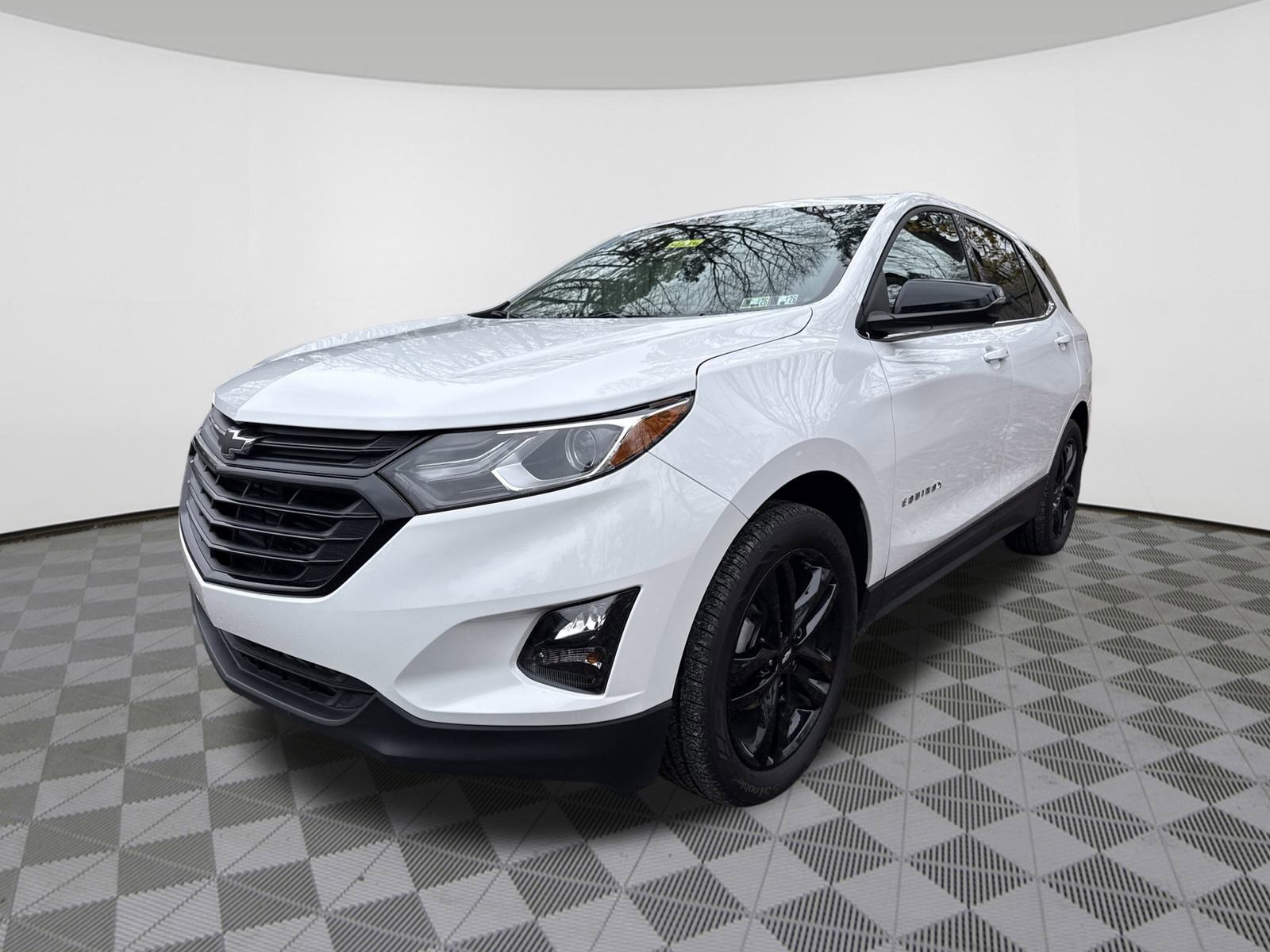 2020 Chevrolet Equinox LT photo 3