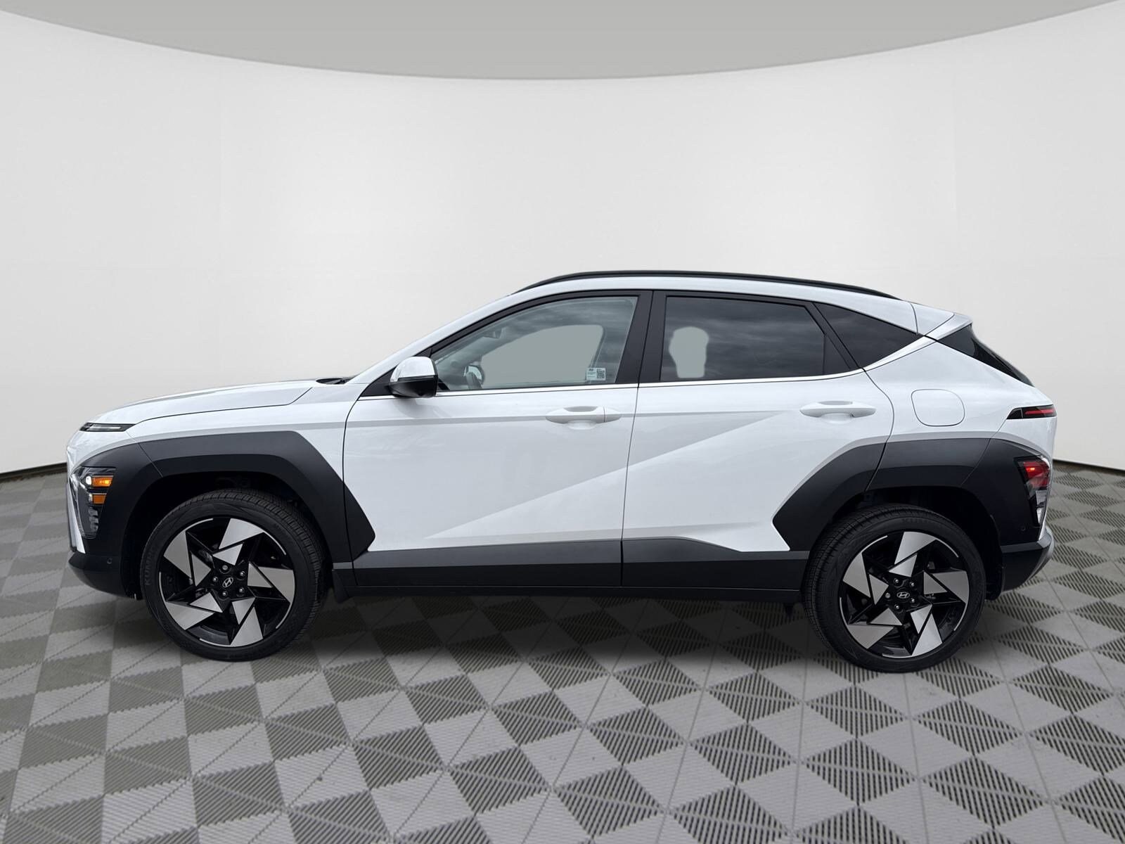 2024 Hyundai Kona Limited photo 4