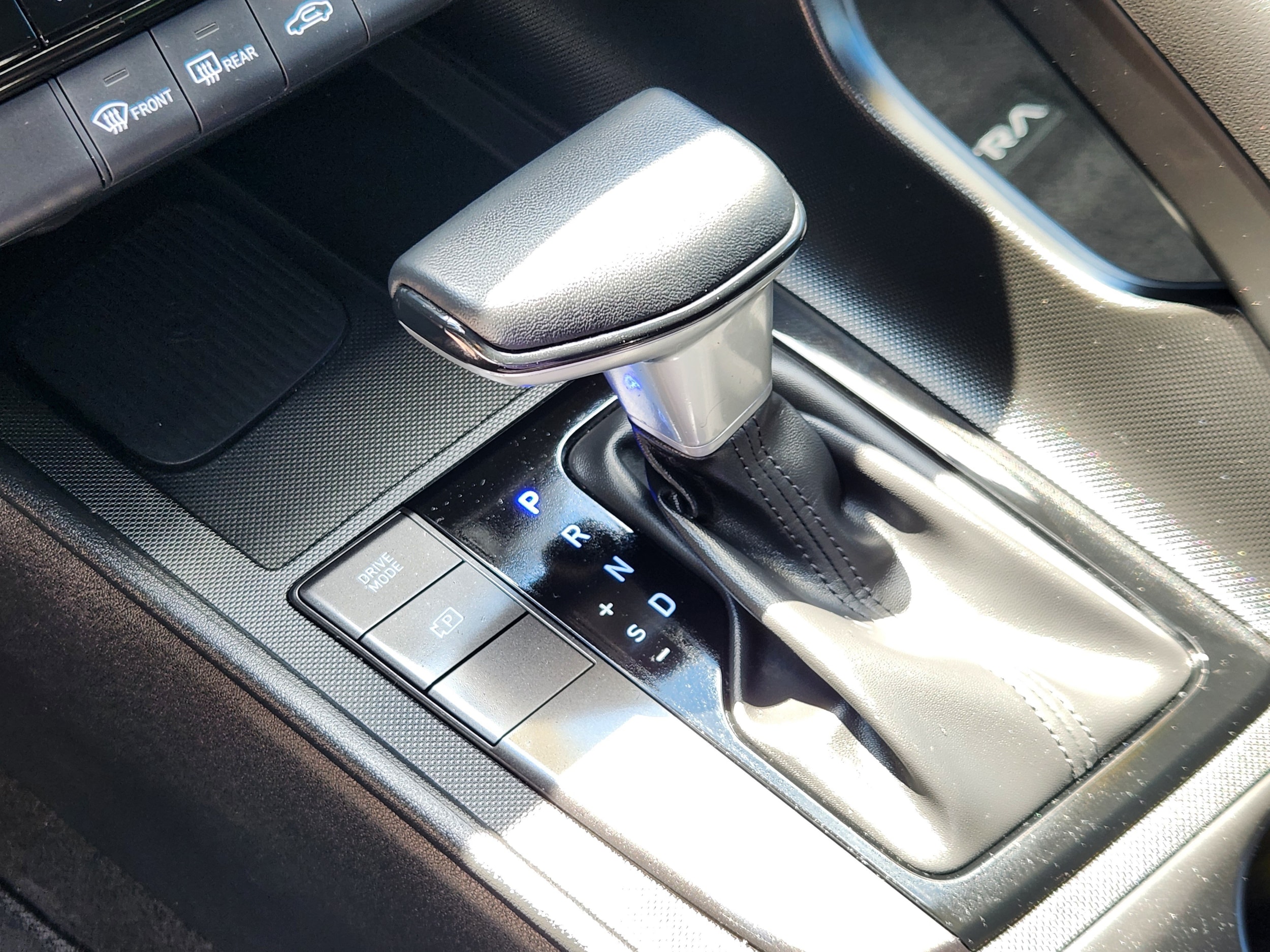 2025 Hyundai Elantra SEL - Photo 12