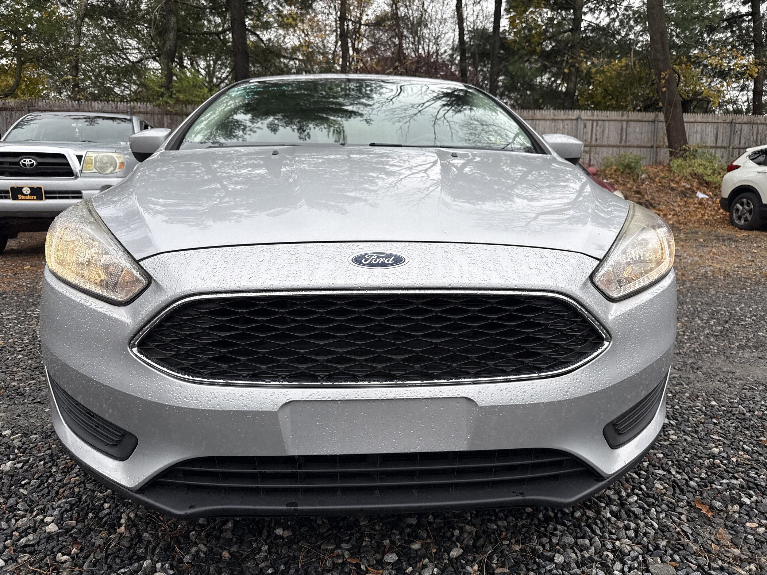 2018 Ford Focus Sedan photo 2