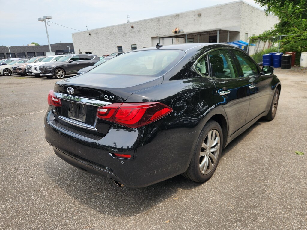 Used 2015 INFINITI Q70 3.7 Sedan