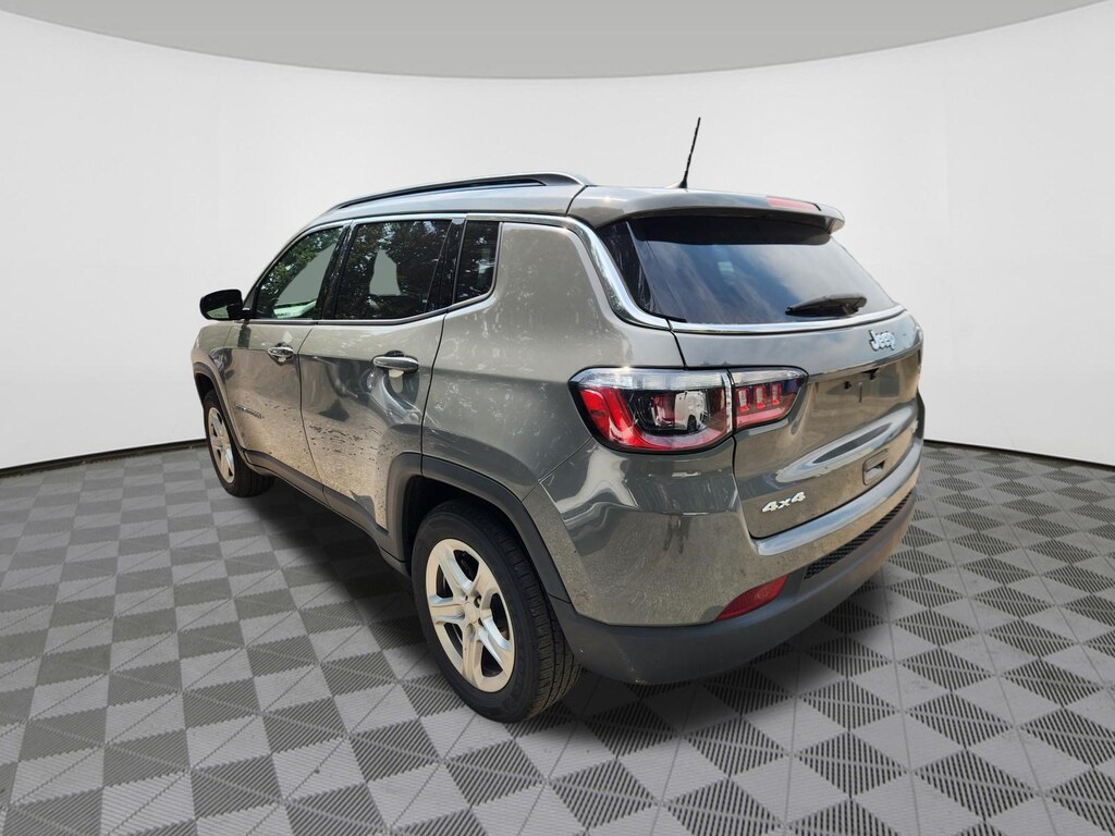 Used 2023 Jeep Compass Latitude SUV