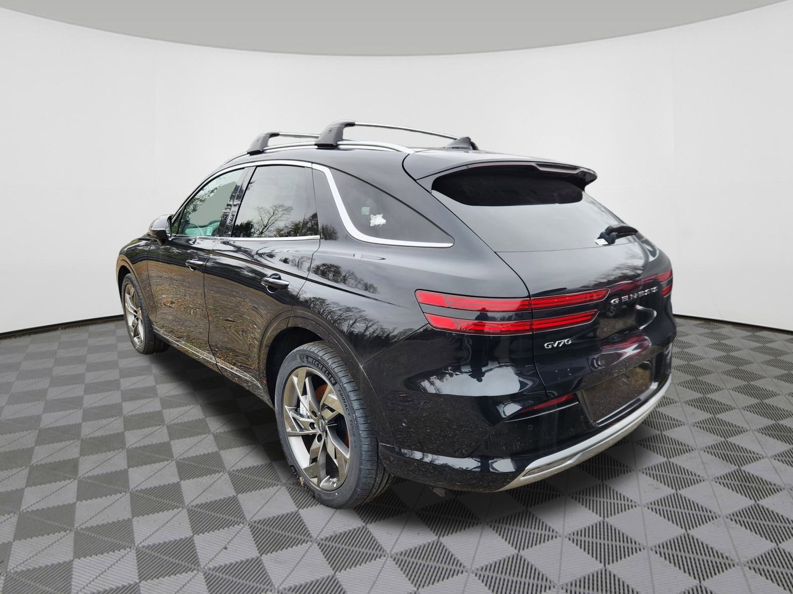 2025 Genesis Electrified GV70 Prestige photo 3