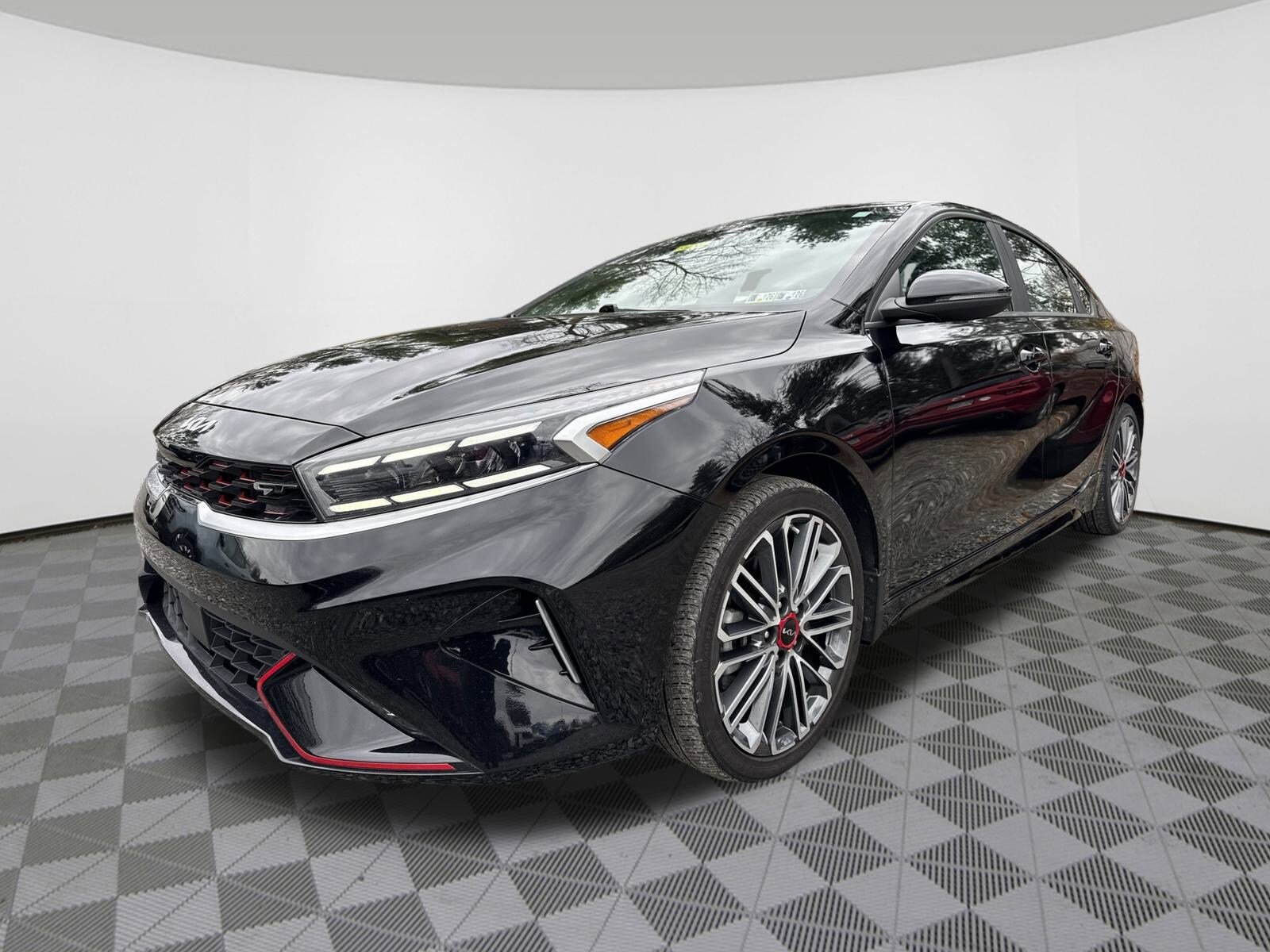 2022 Kia Forte GT photo 3