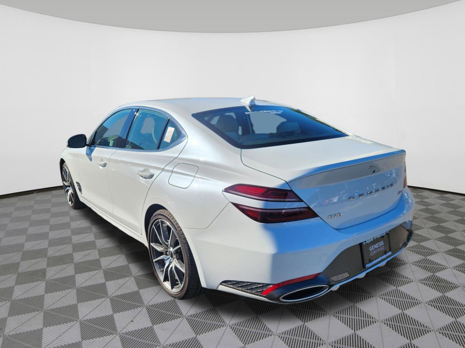 2025 Genesis G70 2.5T photo 3