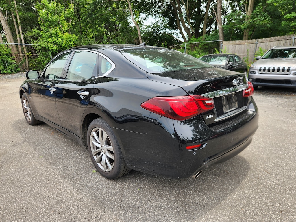 Used 2015 INFINITI Q70 3.7 Sedan