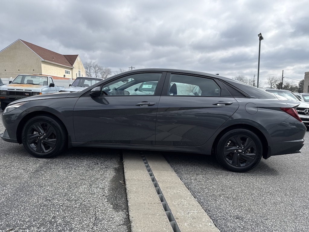 Used 2023 Hyundai Elantra SEL Sedan