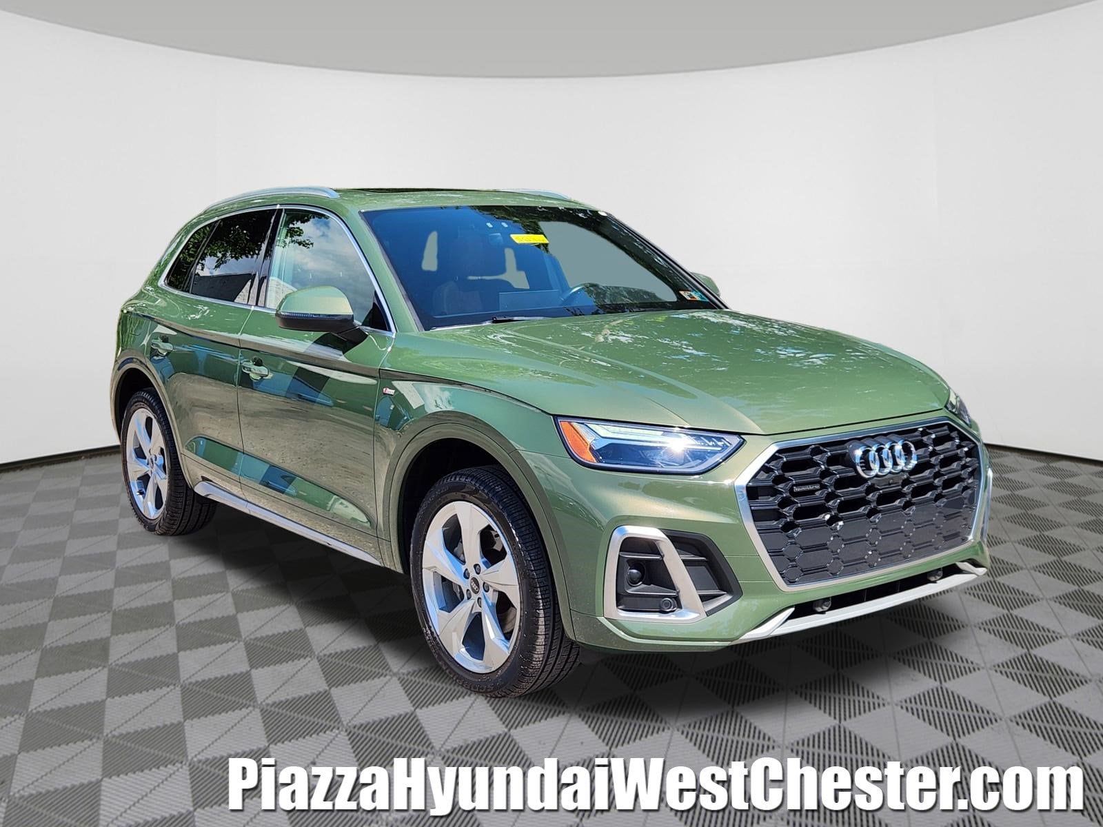 2022 Audi Q5 45 Premium Plus's photo