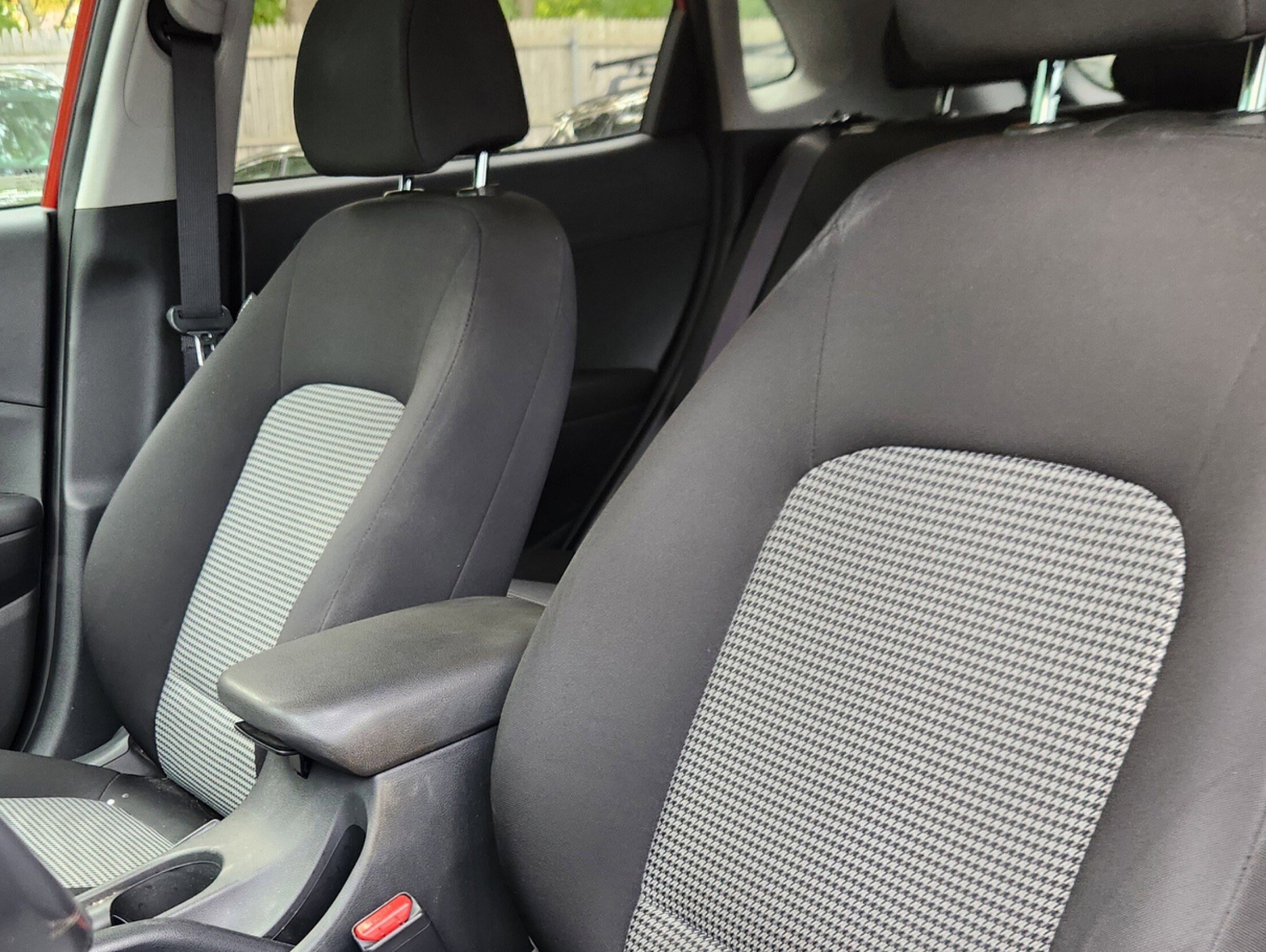 2020 Hyundai Kona SEL photo 2
