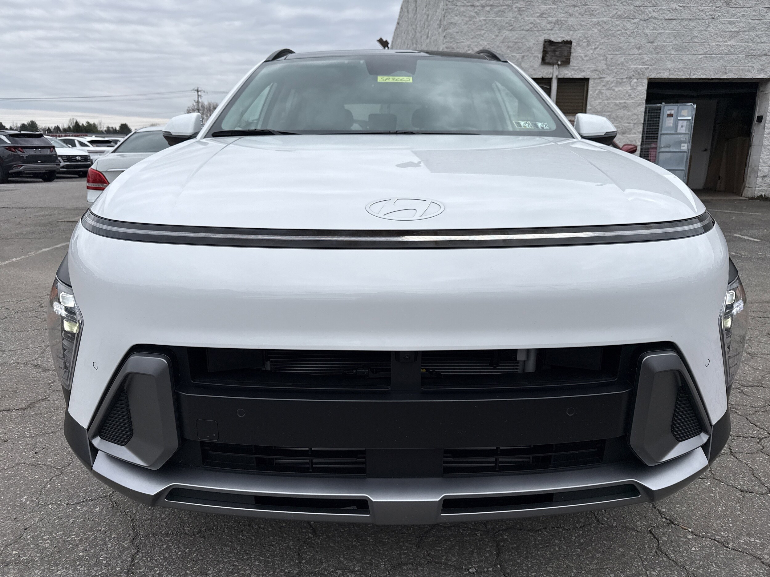 2024 Hyundai Kona Limited photo 2