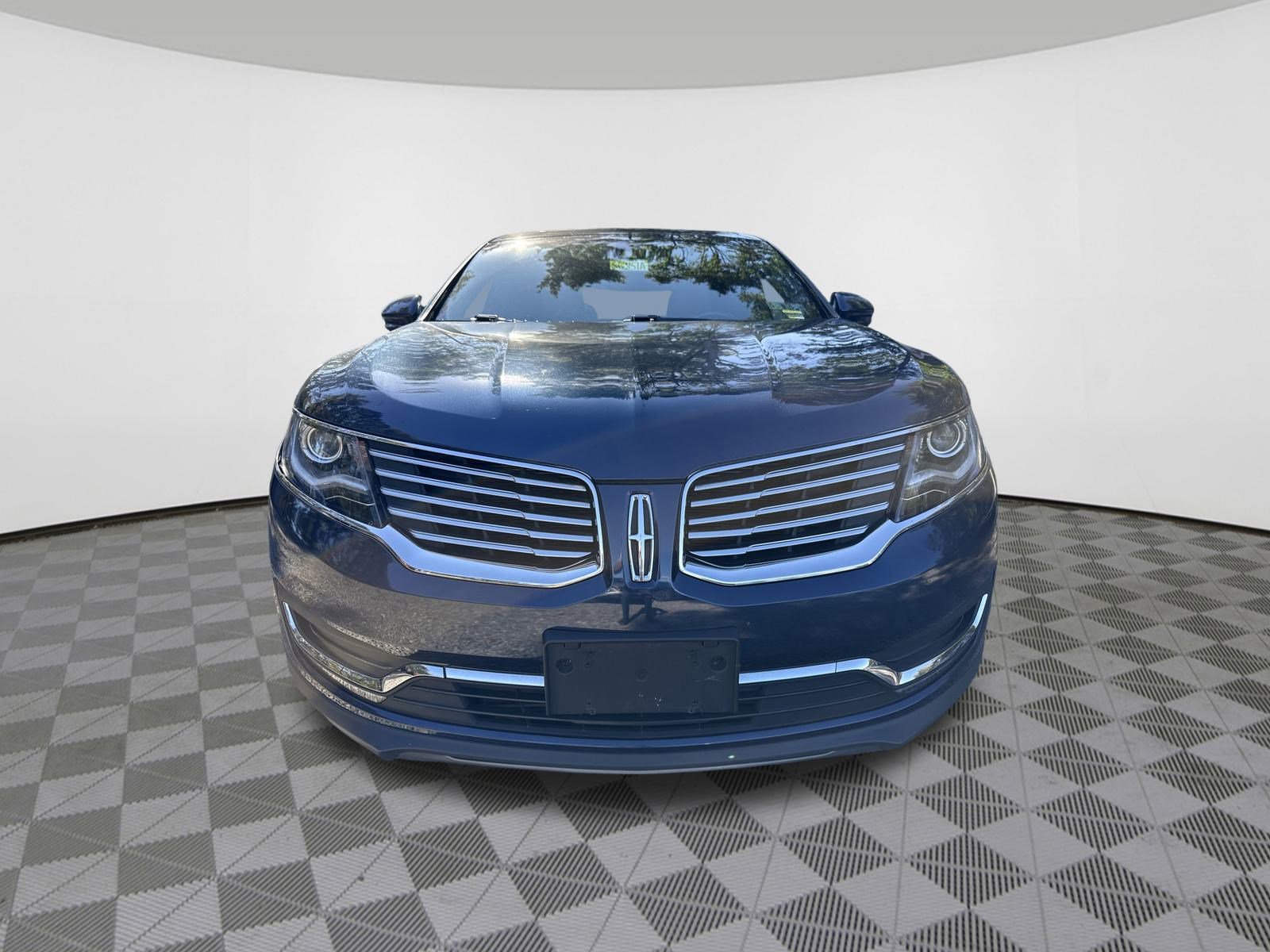 2017 Lincoln MKX Reserve photo 2