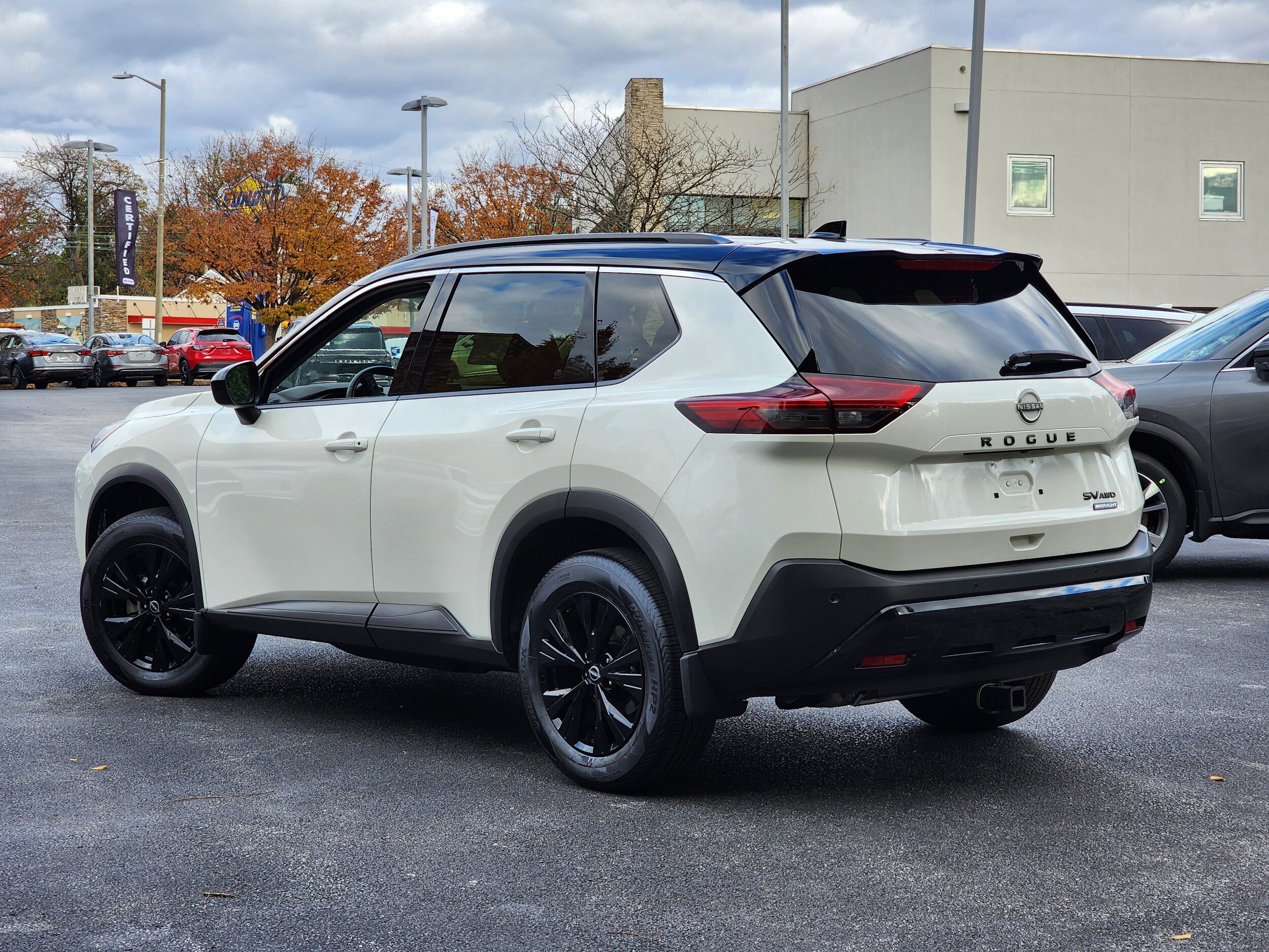 2023 Nissan Rogue AWD SV photo 2