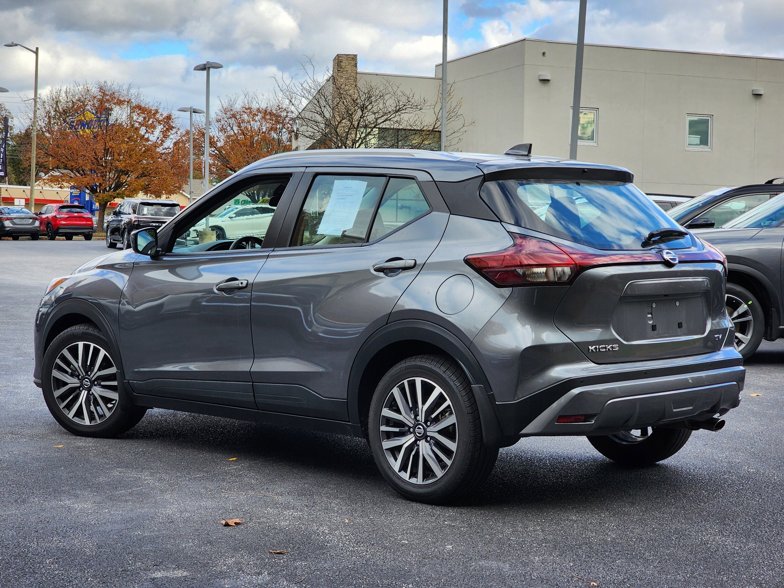2021 Nissan Kicks SV photo 2