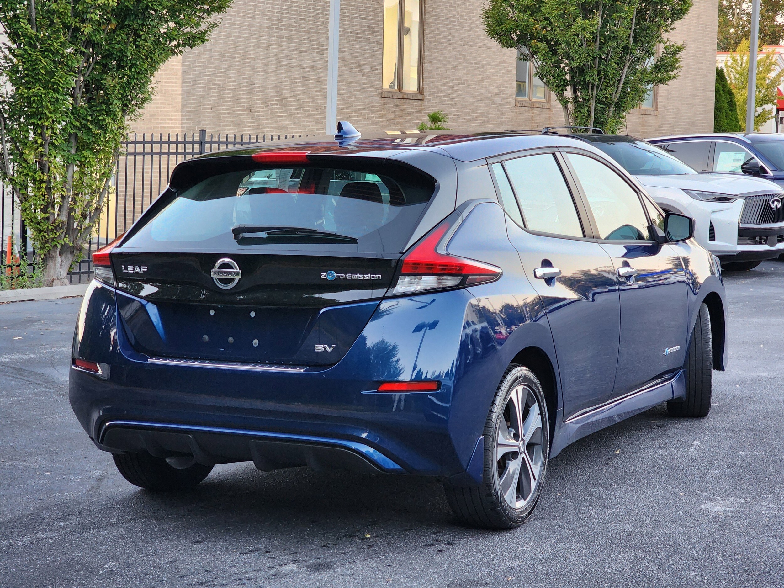 2018 Nissan Leaf SV photo 3
