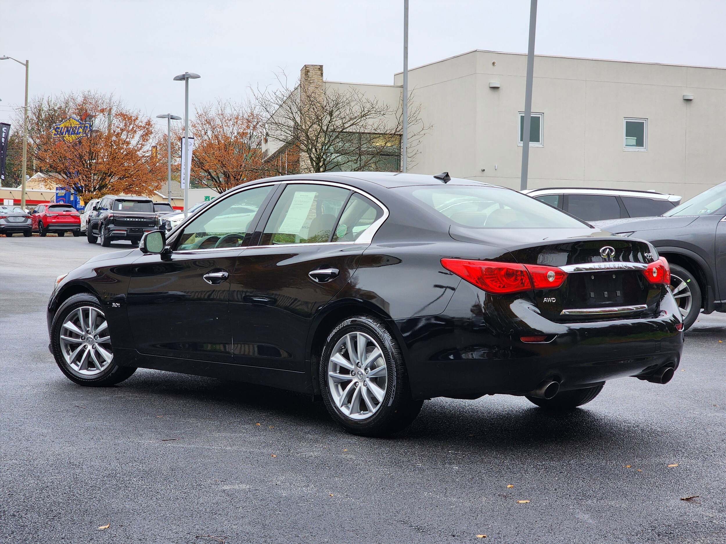 2017 Infiniti Q50 3.0t Premium AWD photo 2