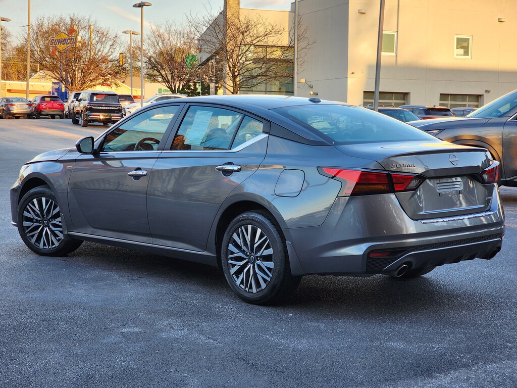 Used 2023 Nissan Altima 2.5 SV Sedan