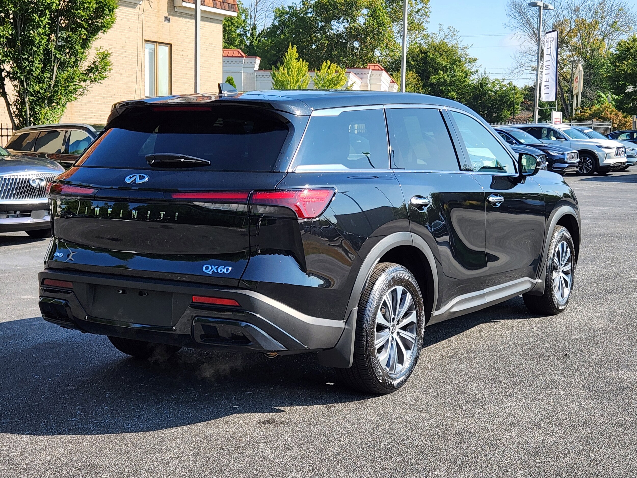 2025 Infiniti QX60 Pure AWD photo 3