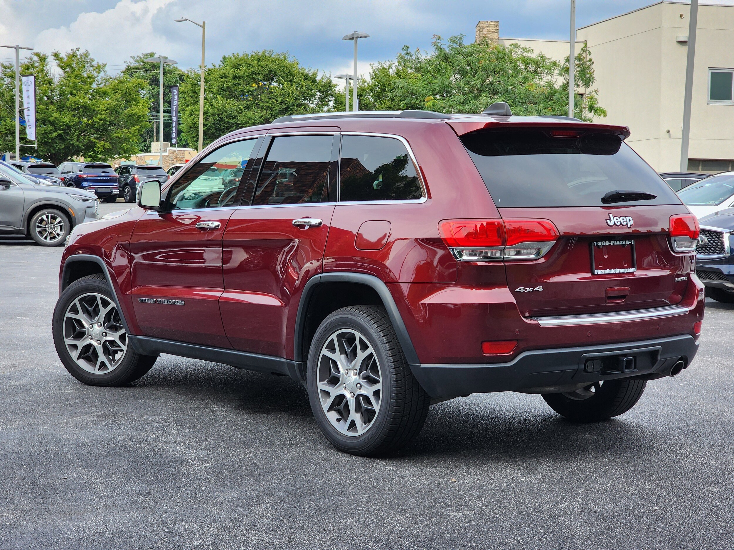 2019 Jeep Grand Cherokee Limited photo 2