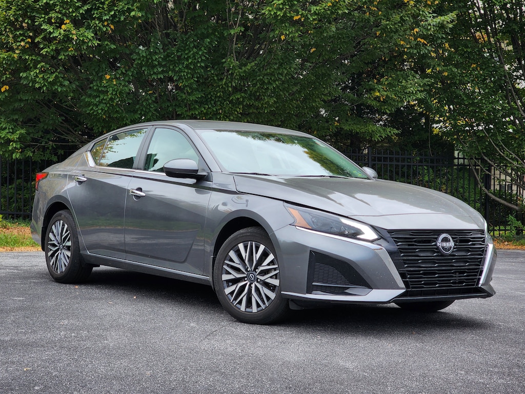 Used 2023 Nissan Altima 2.5 SV Sedan