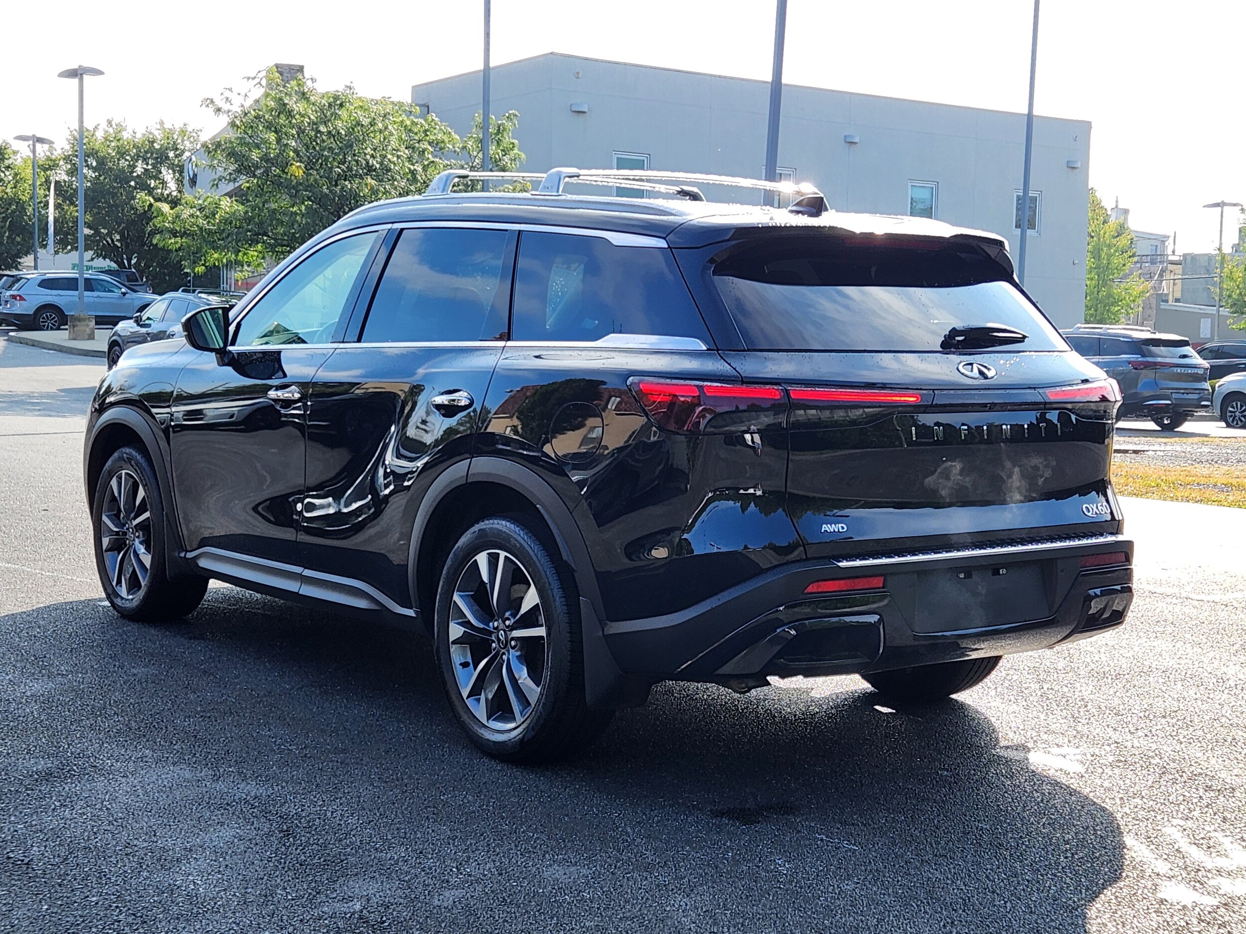2025 Infiniti QX60 Luxe AWD photo 2