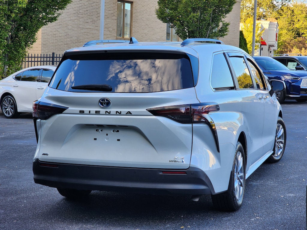 Used 2024 Toyota Sienna XLE XLE AWD 7-Passenger